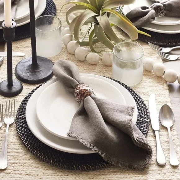 Unique Tiger Cowrie set of 4 napkin rings Palms, seahorse, dolphin and bird - Picture 3 of 11